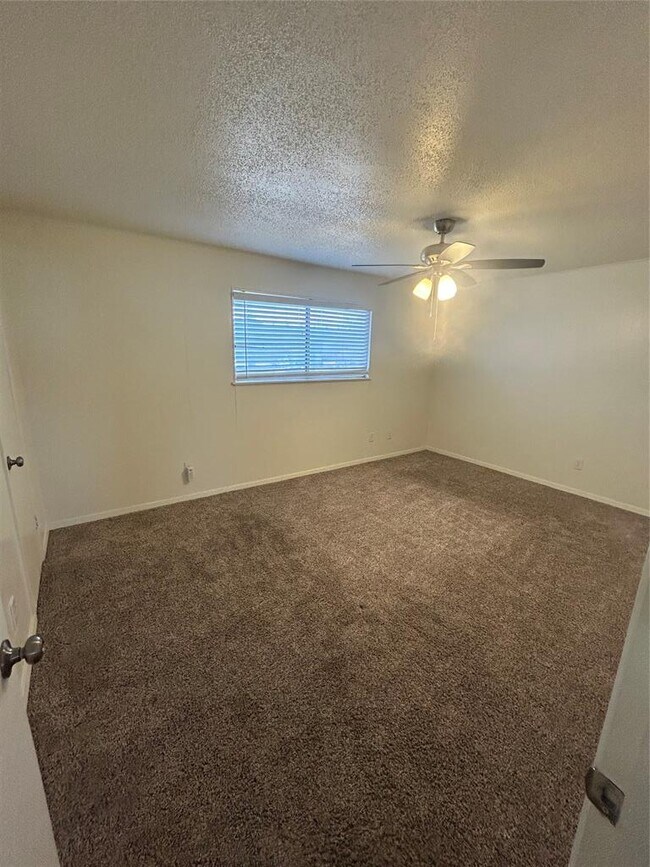 Foto del edificio - 3703 Harmon Ave