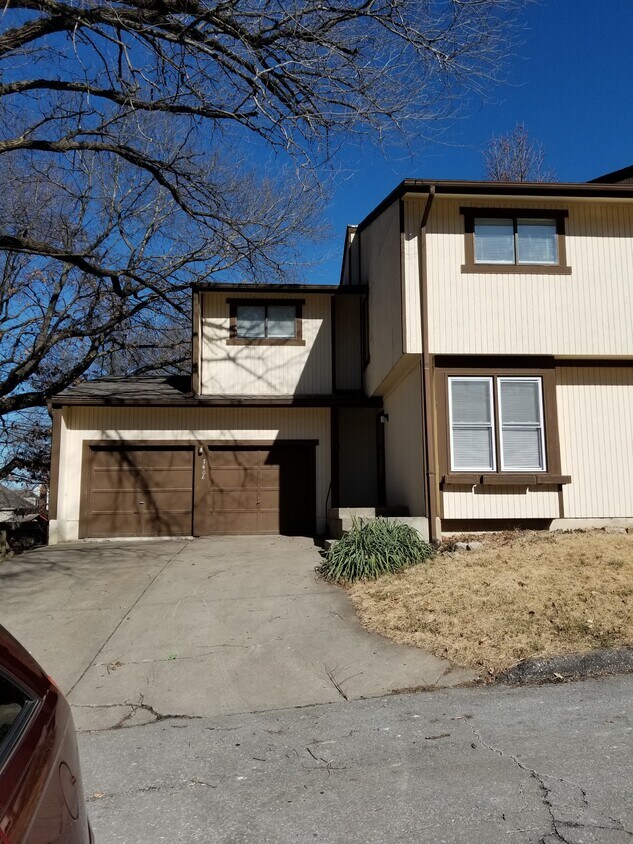 Primary Photo - 7408 W 56th Terrace