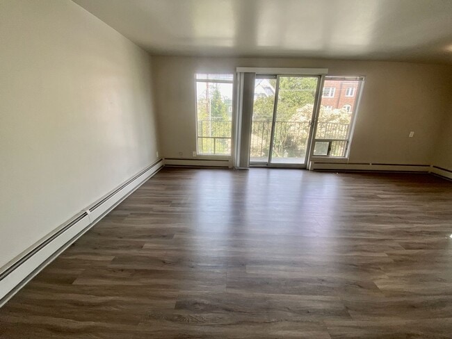 Interior Photo - Hamlin Place