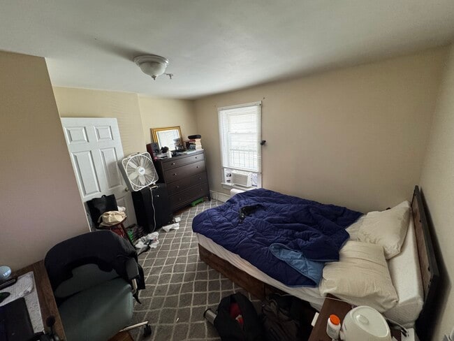 Building Photo - 260 Gold St