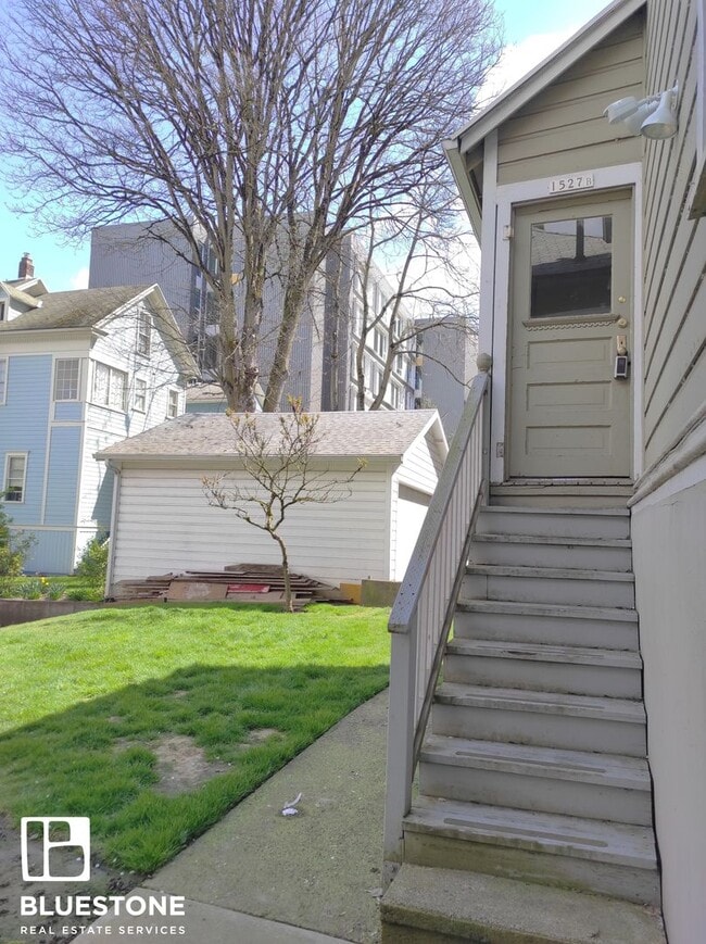 Building Photo - 1527 SW Columbia St