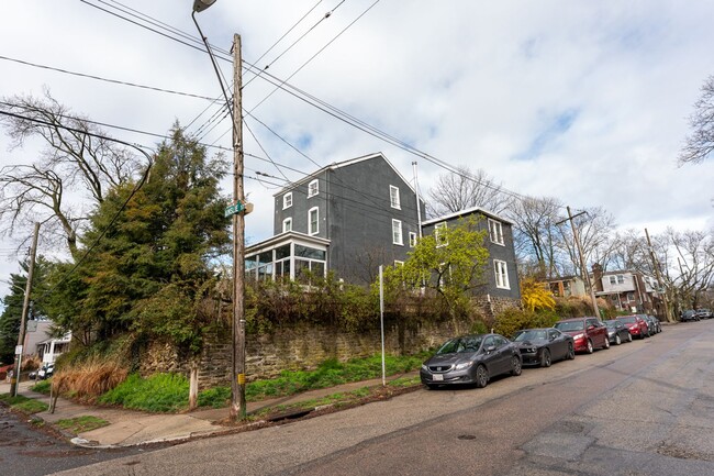 Building Photo - 3401 Ainslie St