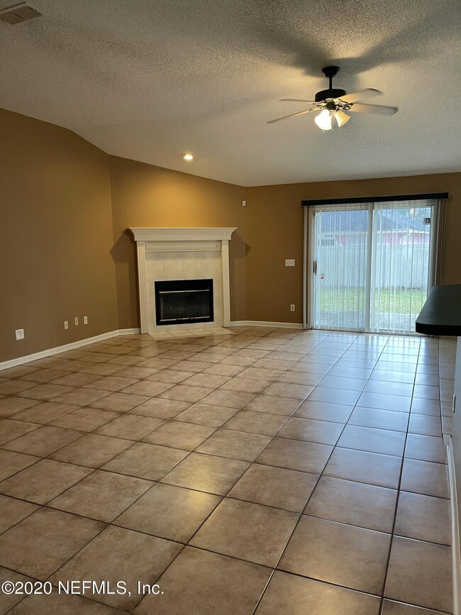 Building Photo - 1760 Daytona Ln