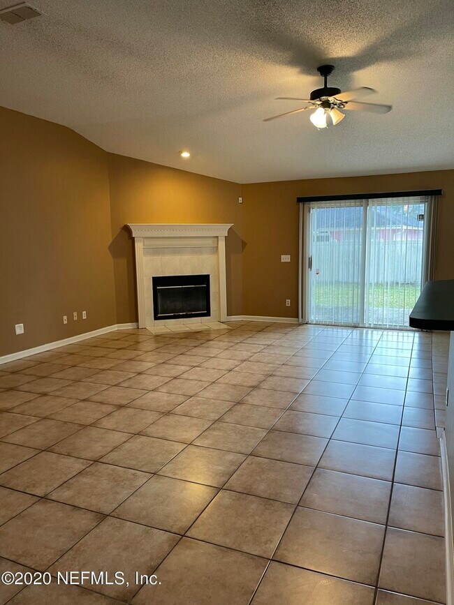 Foto del edificio - 1760 Daytona Ln