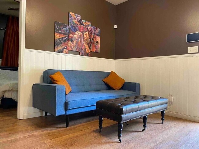 Foto del edificio - 1704 Horseshoe Dr