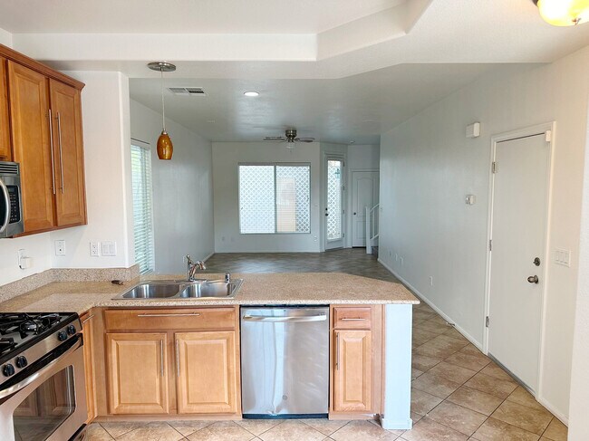 Foto del edificio - 1721 Spanish Sky Ave