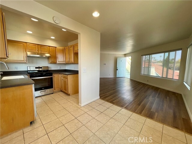 Building Photo - 258 Avenida Victoria