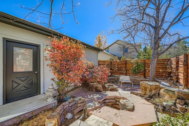 Building Photo - 932 Poplar Pl