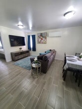 Building Photo - 541 S 9th Ave