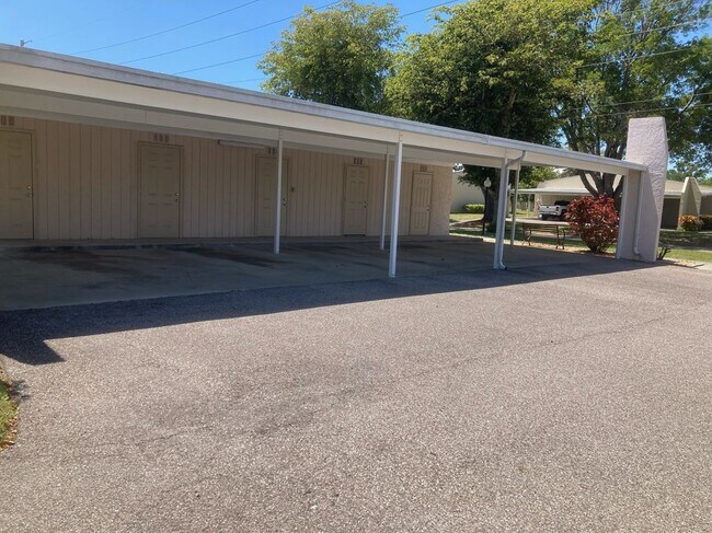 Foto del edificio - 6300 South Pointe Blvd