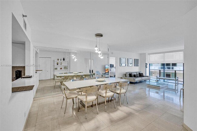 Foto del edificio - 9455 Collins Ave