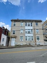 Building Photo - 512 S Millvale Ave