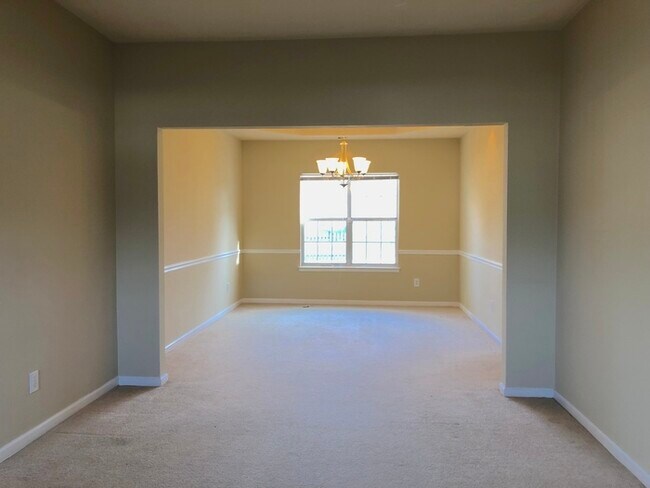 Foto del edificio - 1301 Whistle Town Ct