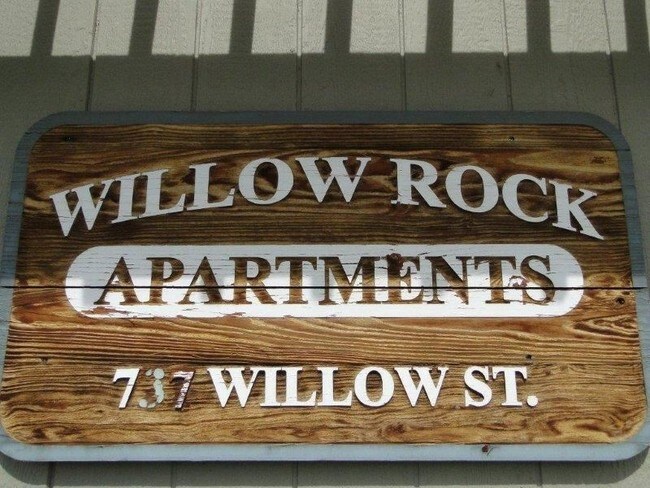 Foto del edificio - 737 Willow St