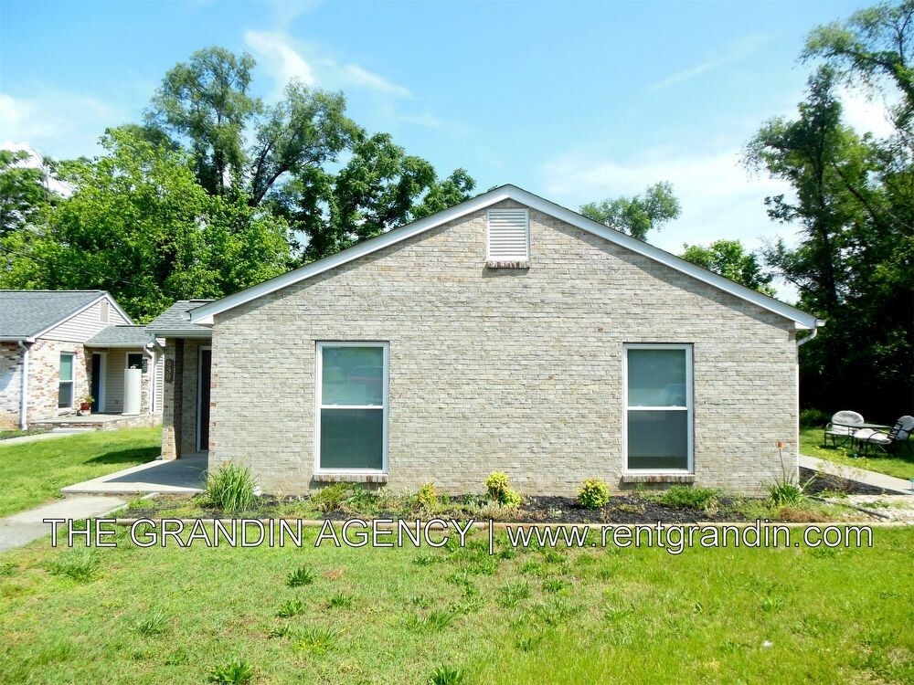Foto principal - 938 Kyle Ave NE
