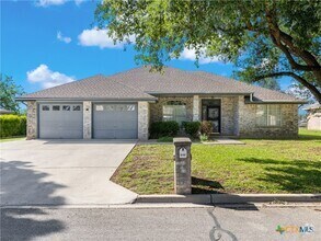 Building Photo - 1625 Sunnybrook Dr
