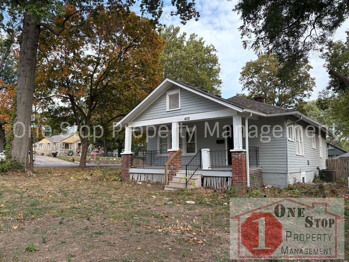 Foto principal - Charming 4-Bed, 2-Bath Home with Beautiful...