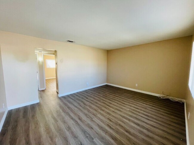 Building Photo - 2253 San Bernardo Ave