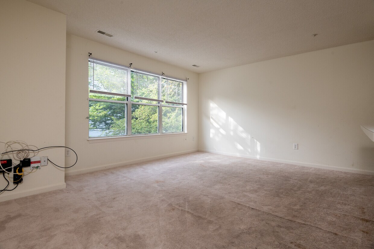 Primary Photo - 14106 Valleyfield Dr