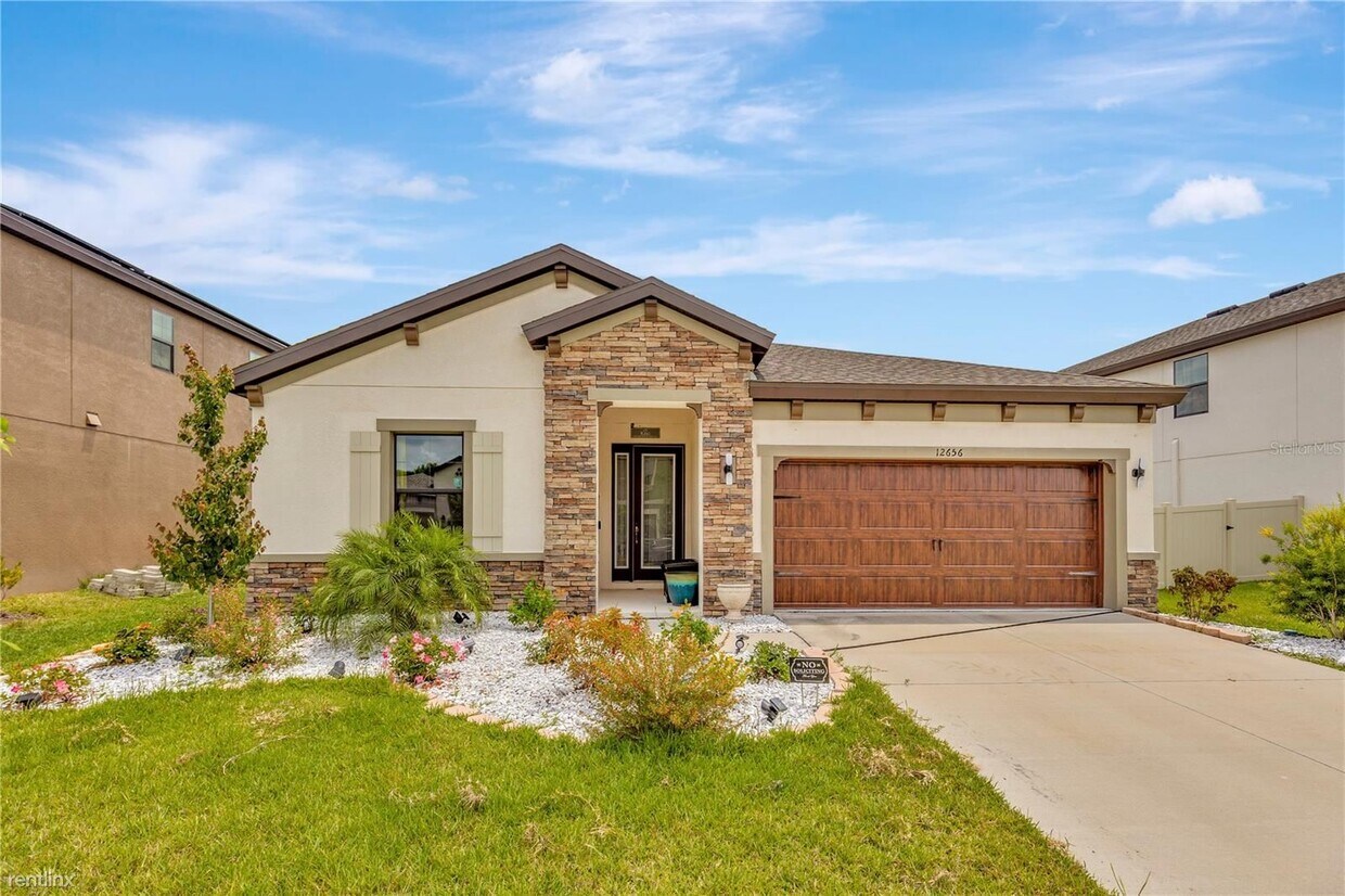 Foto principal - 3 br, 2 bath House - 12656 R Shetland Walk...
