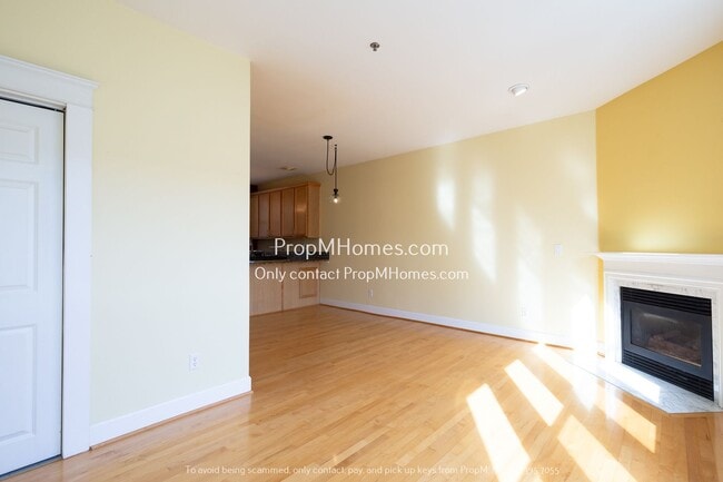 Building Photo - Spacious Two Bedroom Condo Right off NW 23rd!