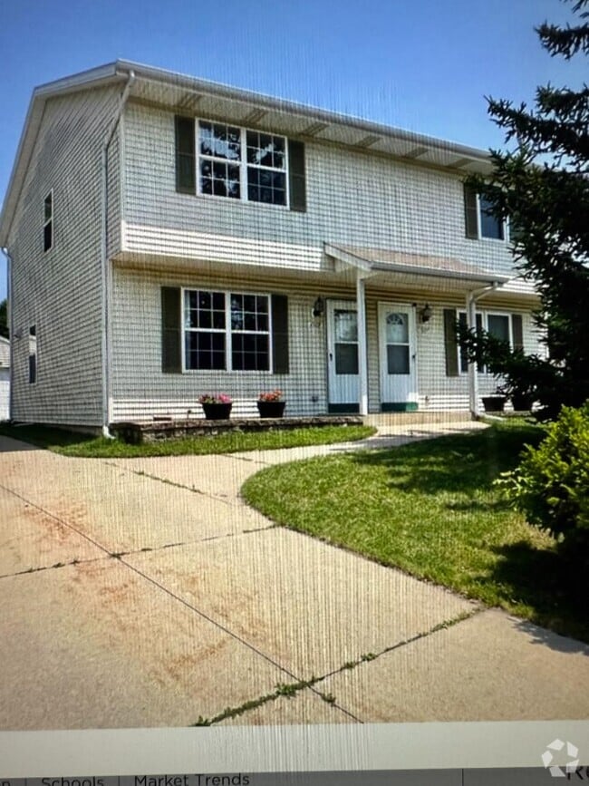 Building Photo - 1307-1309 Falls Ct