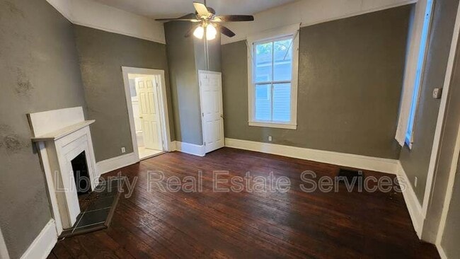 Foto del edificio - 826 E Duffy St