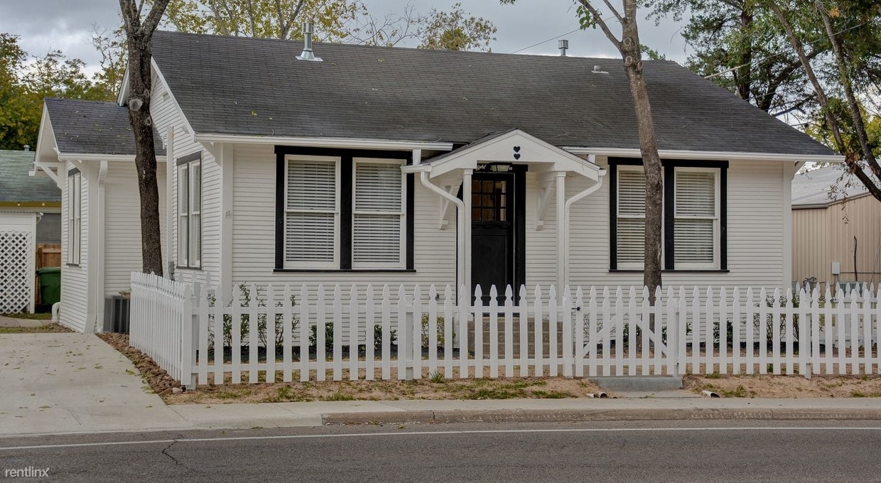 Primary Photo - 2 br, 2 bath House - 814 E 29th St