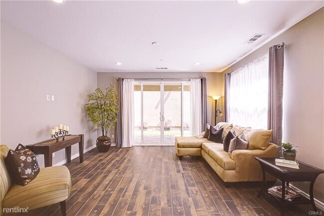 Foto del edificio - 4 br, 3 bath House - 119 Newington