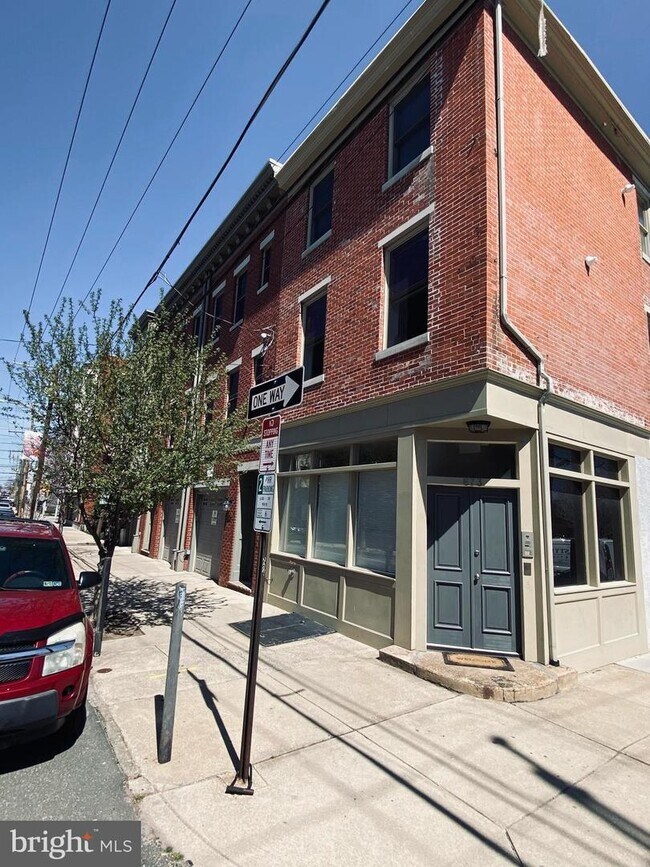 Foto del edificio - 673 N 15th St