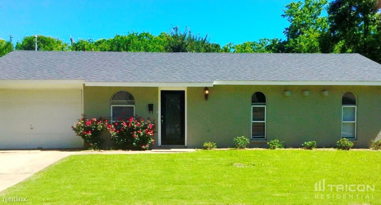 1138 La Fiesta Dr, Grand Prairie, TX 75052 House for Rent in Grand Prairie, TX