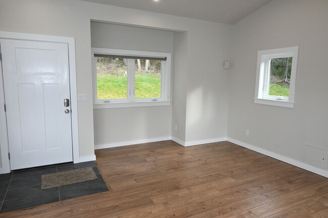 Building Photo - Brand New Modern 1BR Home in Port Townsend...