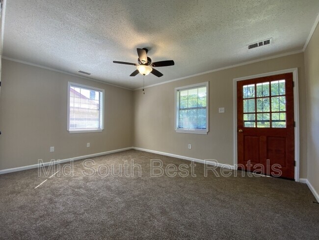 Building Photo - 1409 S Barksdale St