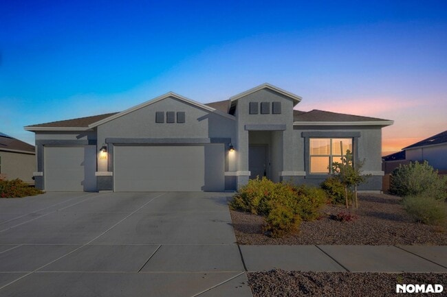 Building Photo - 558 W Woodward St