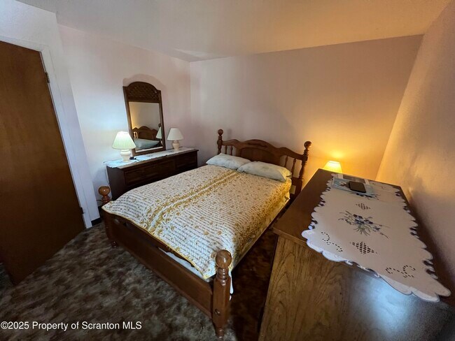 Foto del edificio - 220 Linden St