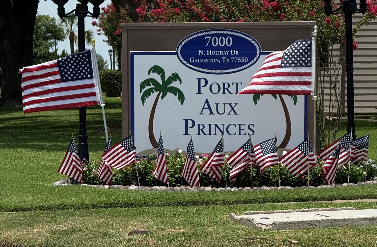 Foto principal - 7112 N Holiday Dr