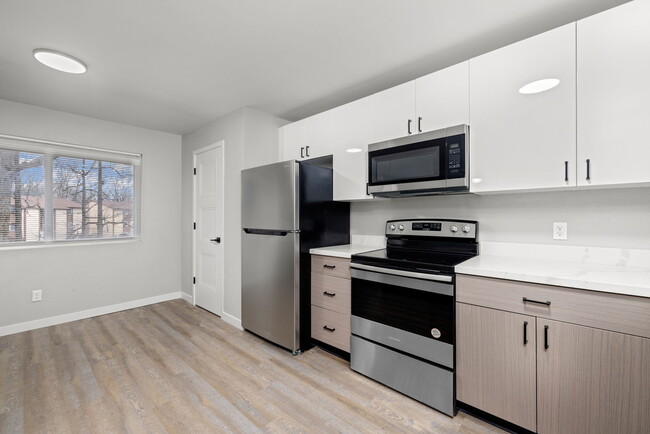 Building Photo - 50 Devon CourtUnit B-12