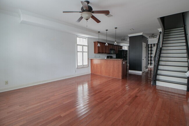 Foto del edificio - 607 Anderson Dr