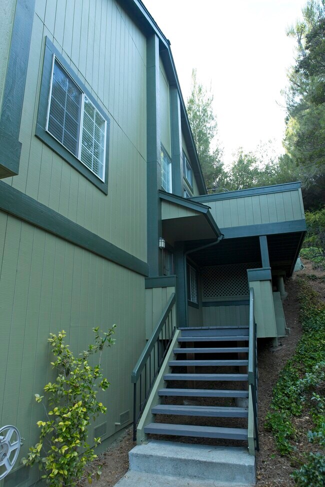Building Photo - 115 Vasona Oaks Dr