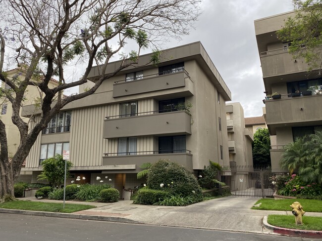 Foto del edificio - 1413 Greenfield Ave