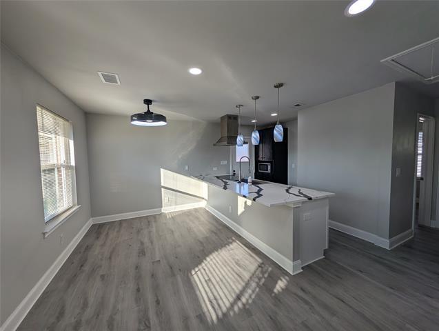 Building Photo - 330 La Salle Dr