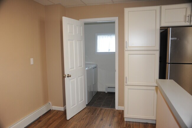 Building Photo - 320 Rutter Ave