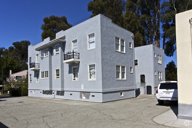 Building Photo - 1501 Forest View Ave