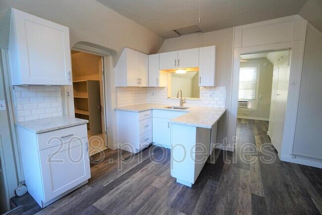 Foto del edificio - 712 E Jefferson St