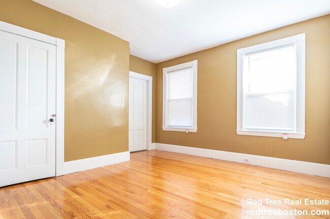 Foto del edificio - 10 Treadway Rd