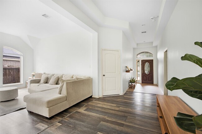 Foto del edificio - 13015 Barkley Bend Ln