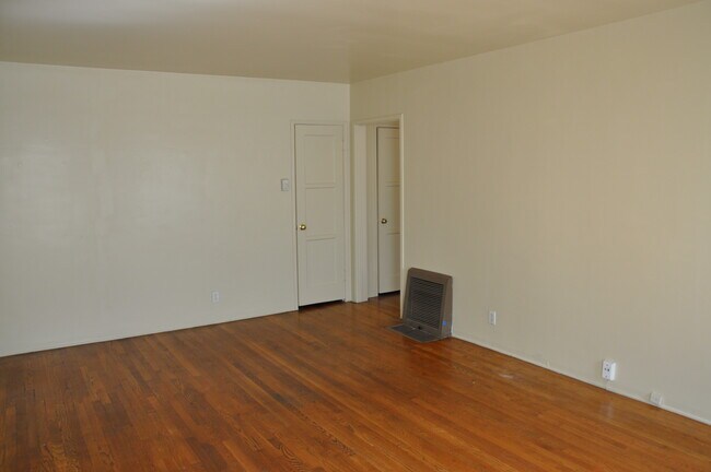 Foto del edificio - 518 Naranja Dr