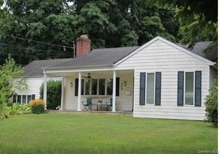 Building Photo - 340 Scudder Ave