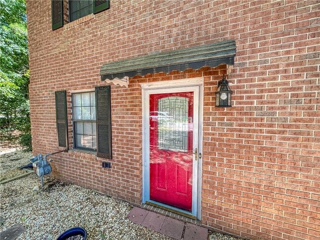 Building Photo - 2251 Salt Springs Pl