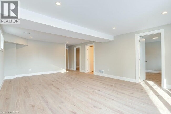 Building Photo - 155 Doon Rd